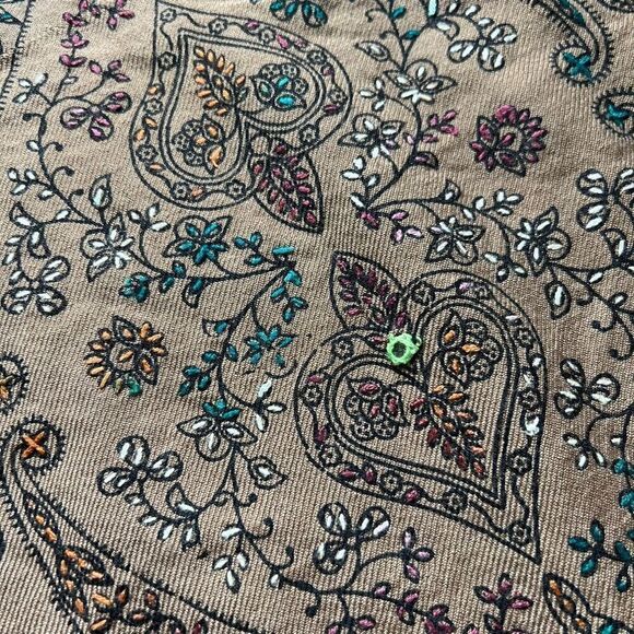 Embroidered sari Scarf - Picture 5 of 8